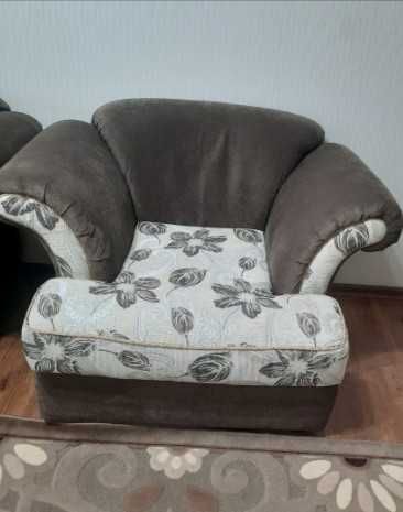 Продам два кресла