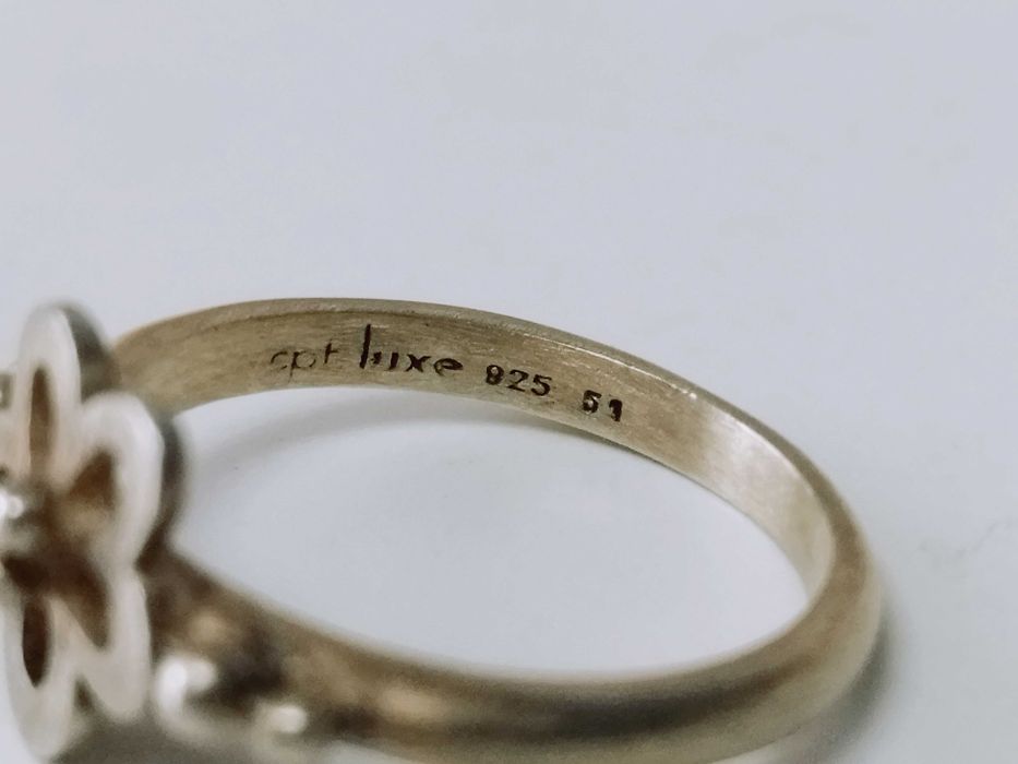 Vechi inel argint 925 placat cu aur.