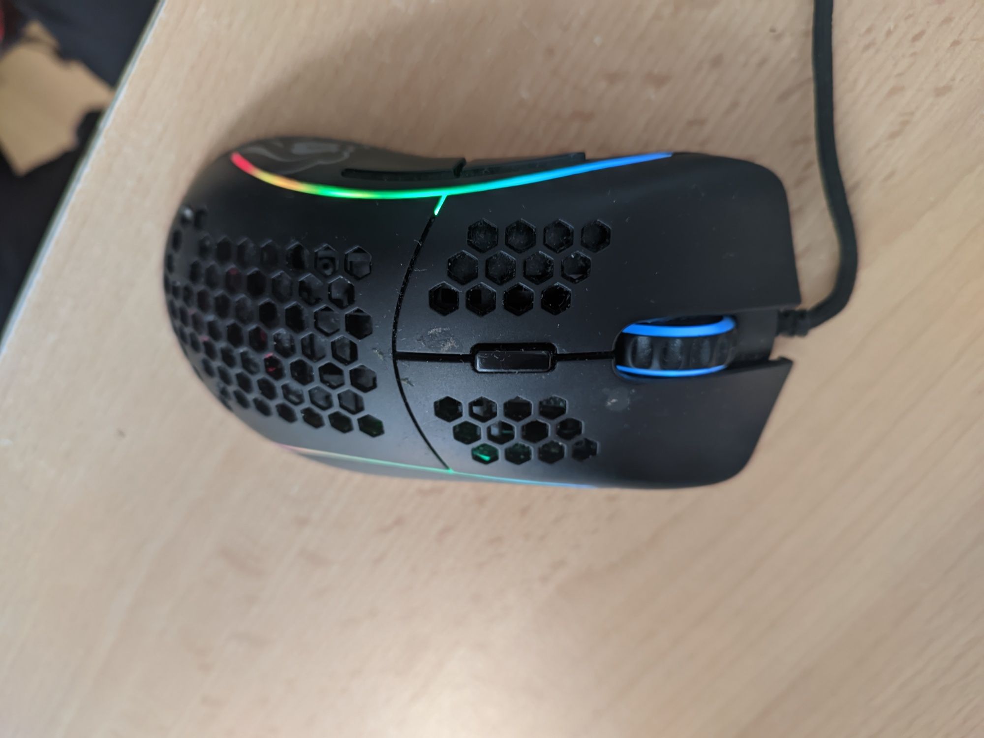 Mouse gaming rgb Glorious model D usb fir