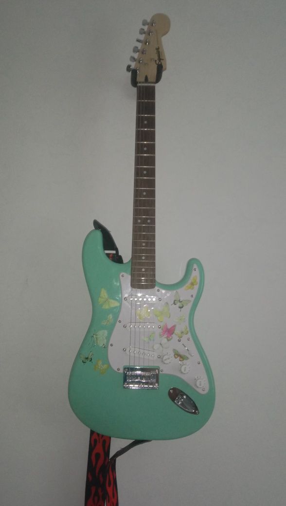 Электрогитара Squier Fender