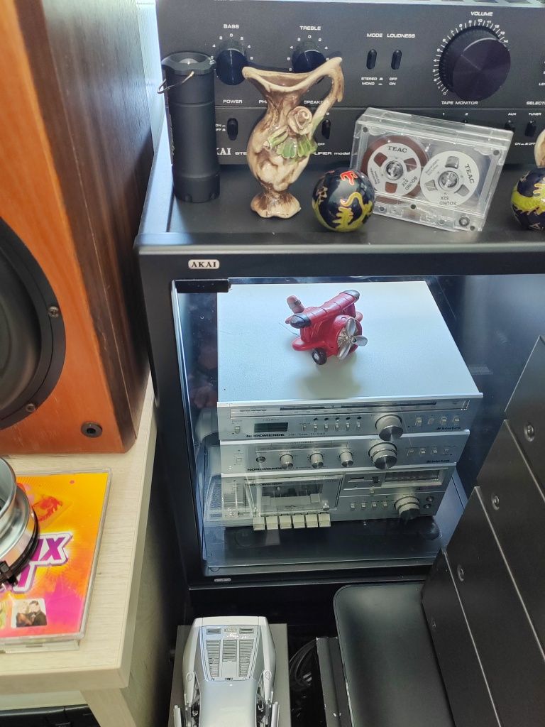 Vând linie audio vintage Akai cu rack Akai