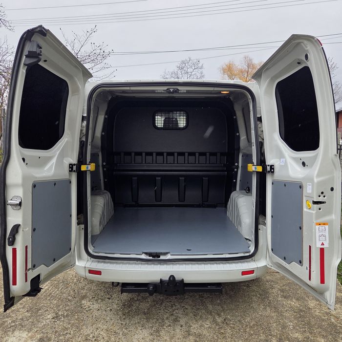 Ford Transit Custom 5 Locuri