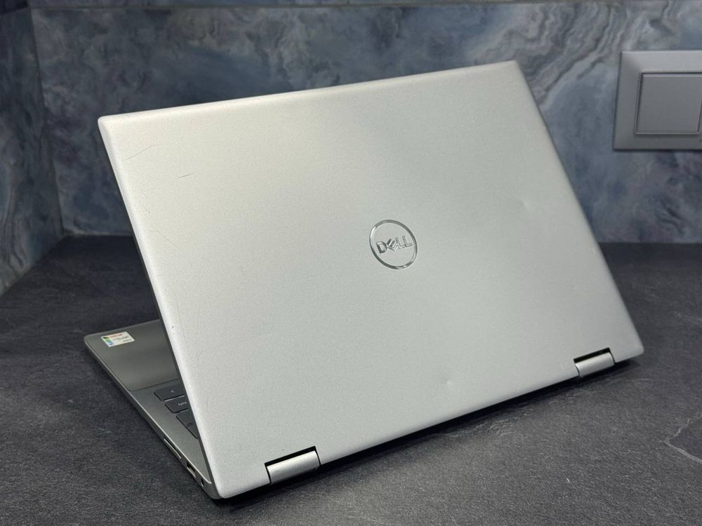 Dell inspiron x360 i5-1235U / 16 / 256 SSD M2