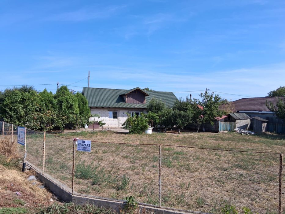Casă + teren de vânzare în Munteni