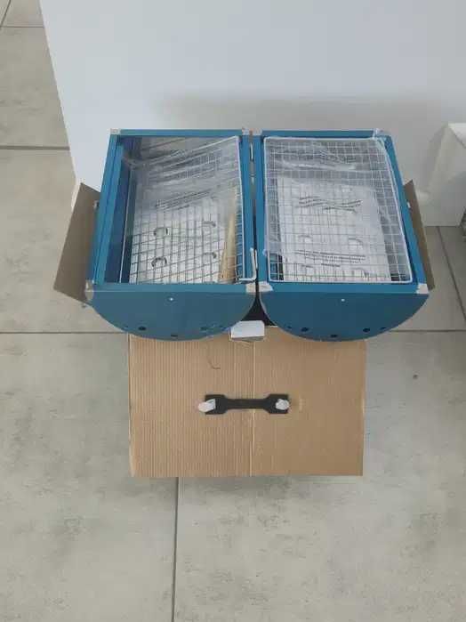 Grătar dublu din inox Hi-Gear cu cărbuni, ideal pentru camping/picnic