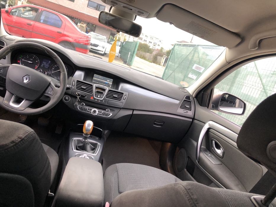 Vând Renault Laguna 3