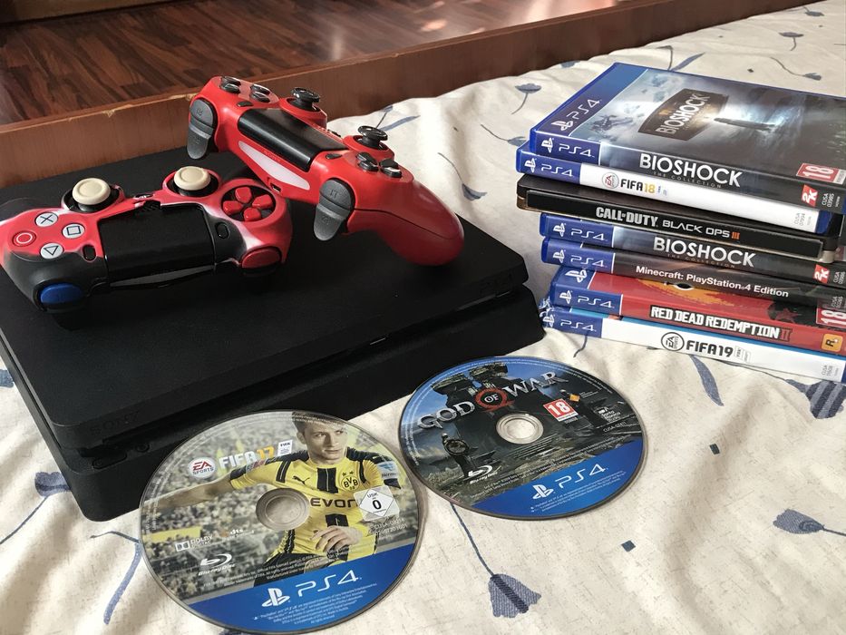 PlayStation4 slim bine întreținut