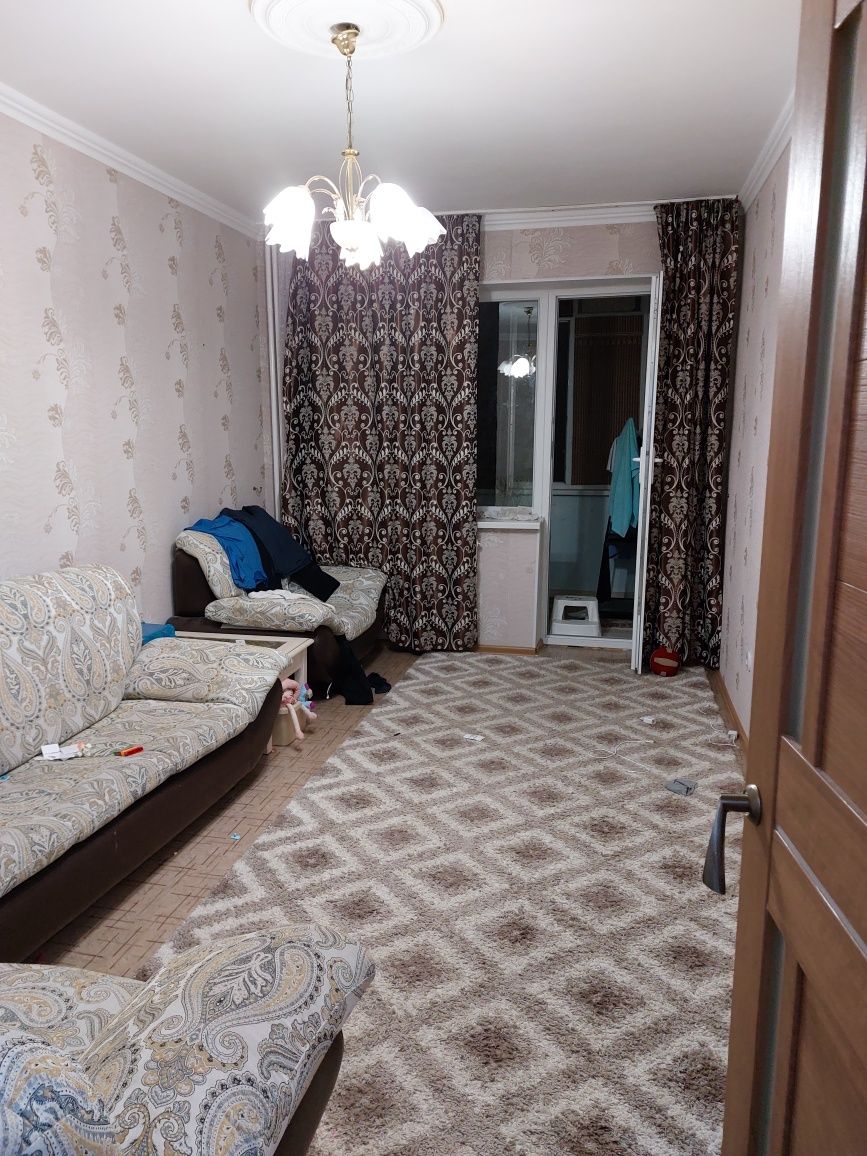 3 комн. кв в 30 мкр, 183/1 д. Этаж 2