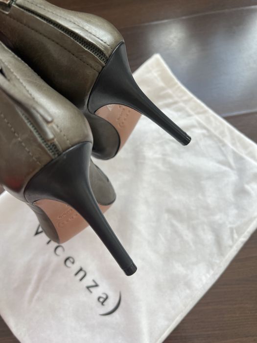 Calvin Klein - страхотни кожени боти