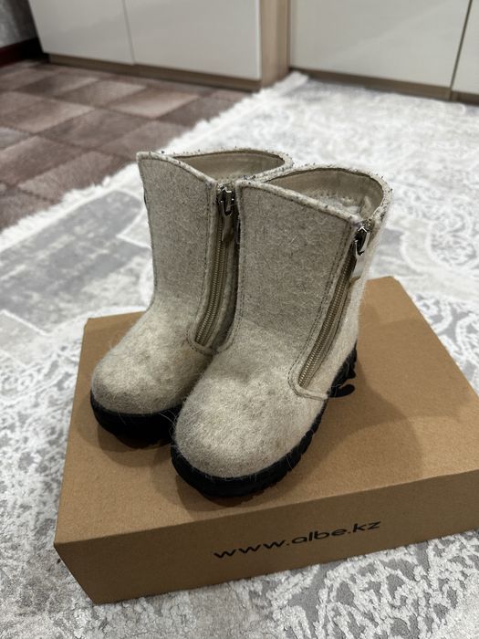 Продам детские валенки