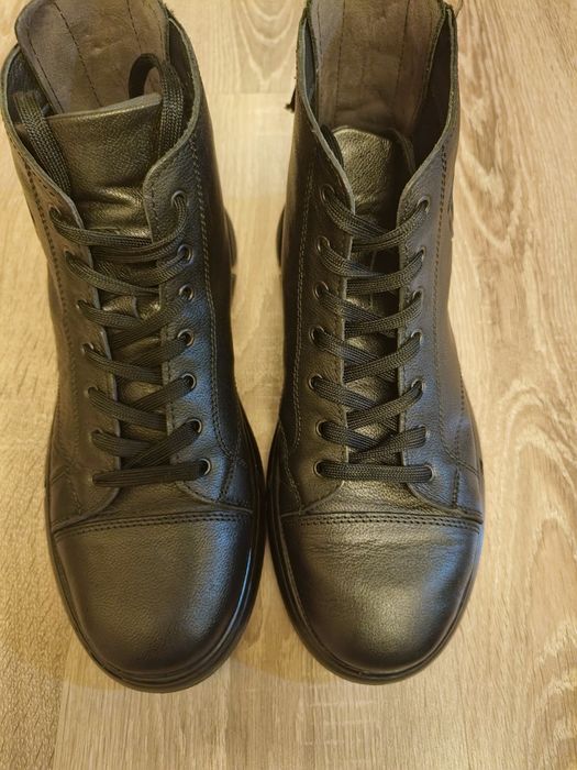 Ghete piele mărimea 44