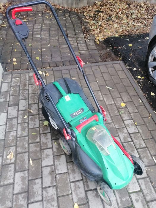 Masina tuns iarba gazon pe baterie acumulator