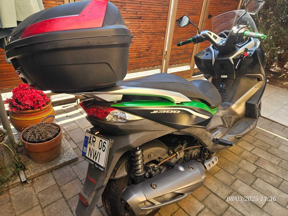 Kawasaki j300 scooter