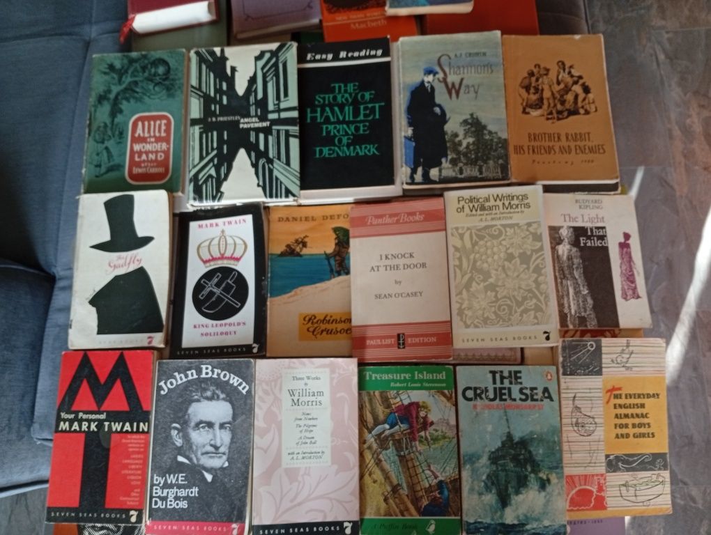 Английски книги и речници