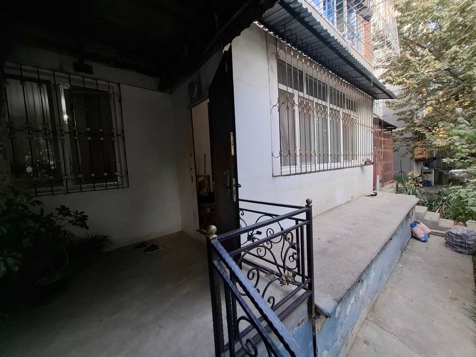 2х комнатная квартира, Юнусабад, метро, 1 этаж, 13 квартал