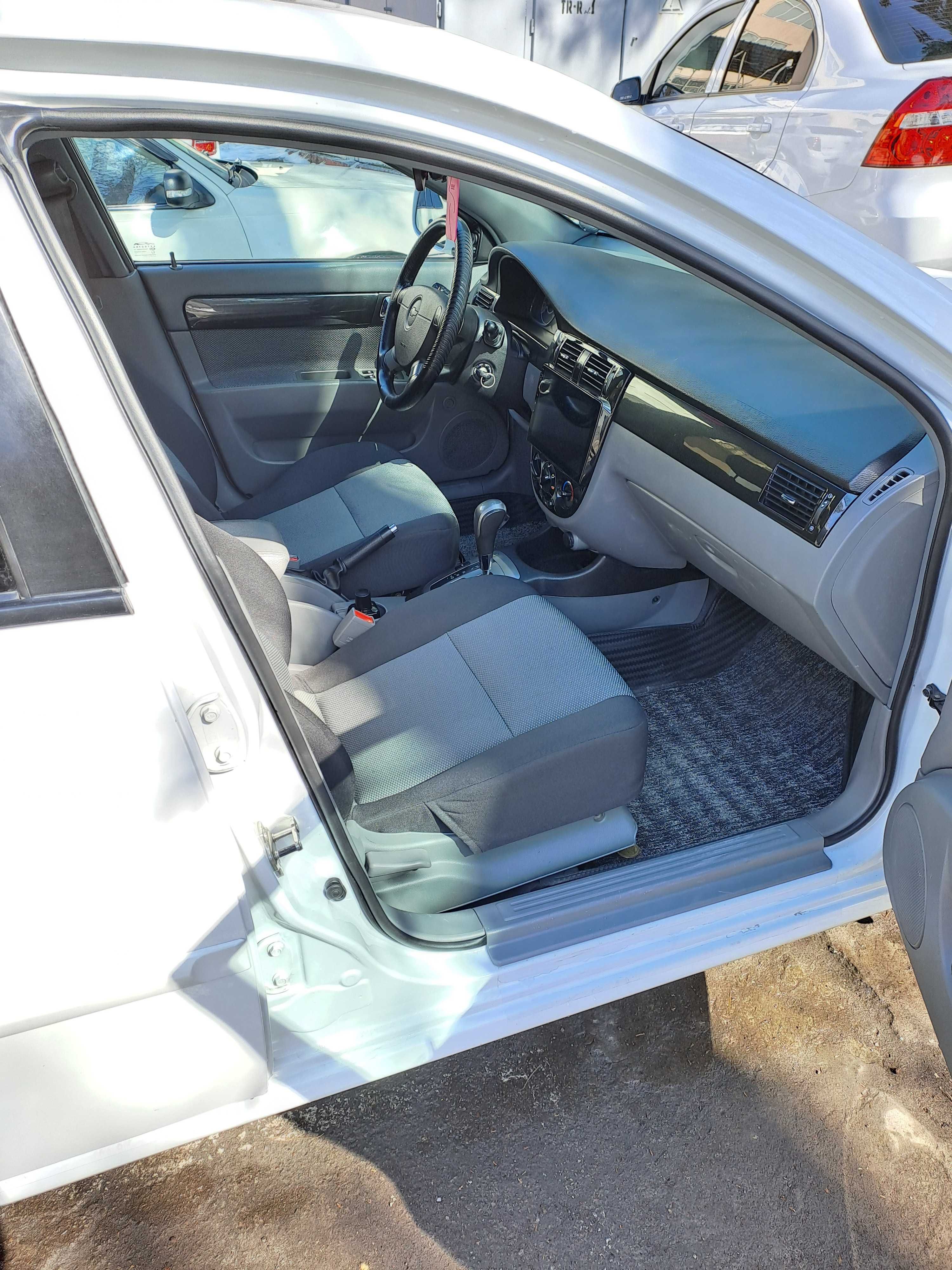 Gentra avtomat oq 11 800$ kelishamiz