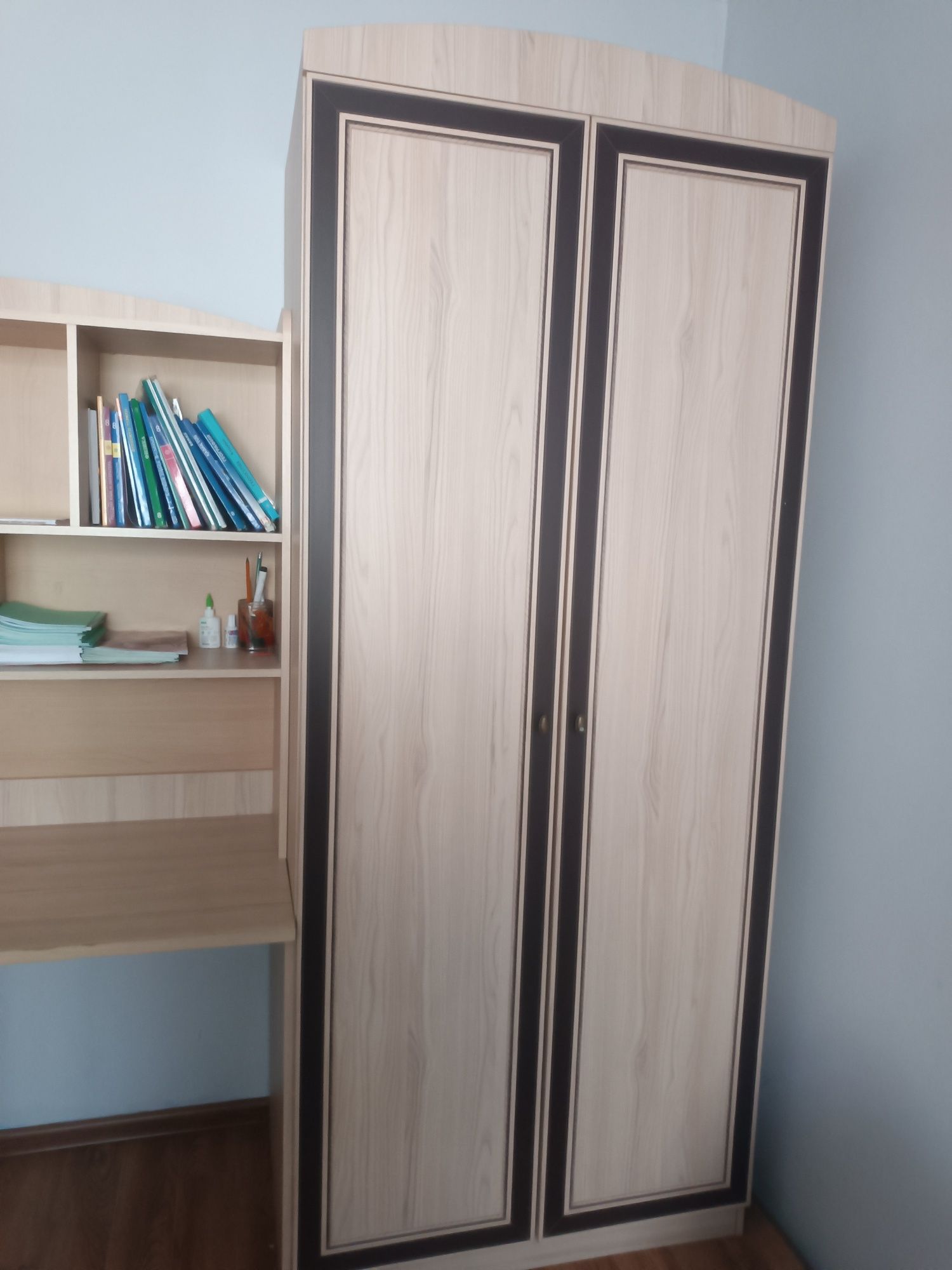 Продам шкаф в детскую
