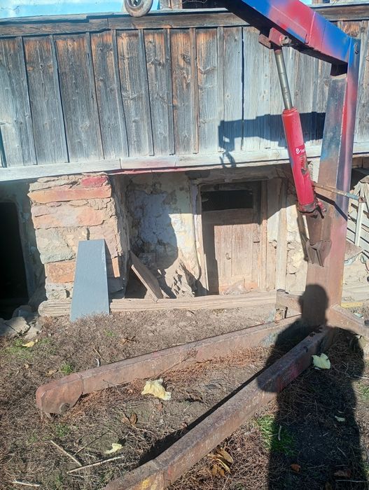 Vând girafa in stare buna