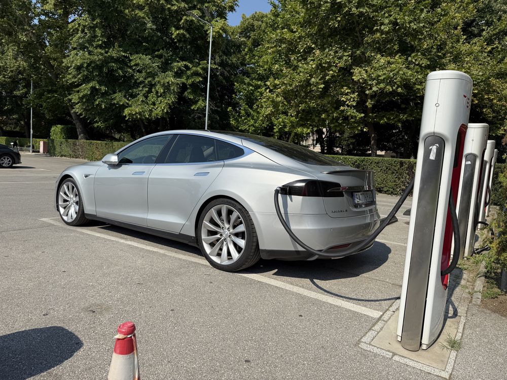 Tesla Model S P85 Performance (EU) Free Supercharging
