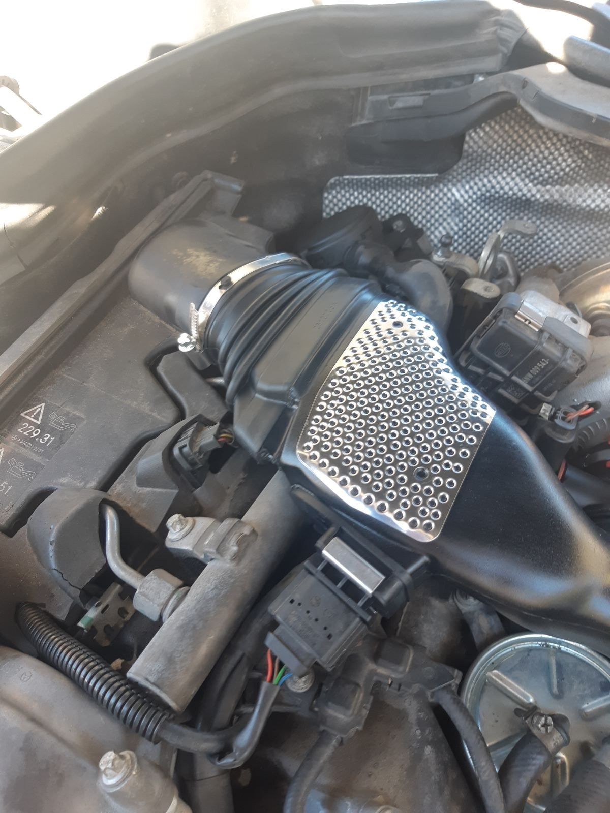 НОВО С ГАРАНЦИЯ 2г.Въздуховод Лястовица-Дебитомери W164/W211 320CDI V6