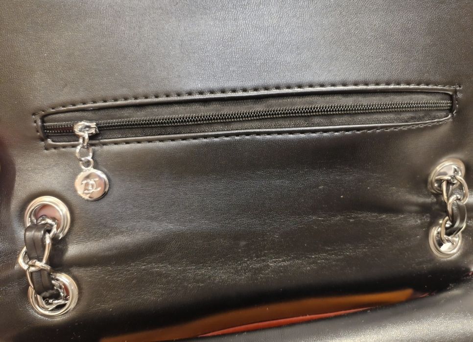 Geantă 1/1; impecabilă