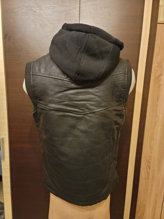Vand Sau Schimb Cu Diverse, Haine Originale Guess Noi Preturi Mici