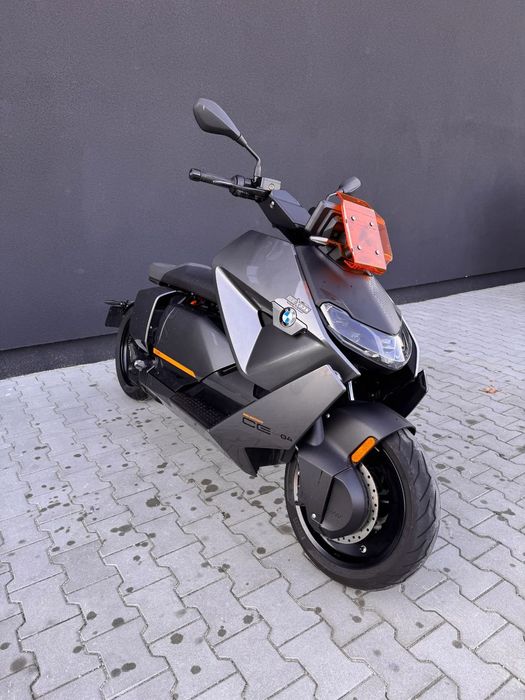 BMW CE 04