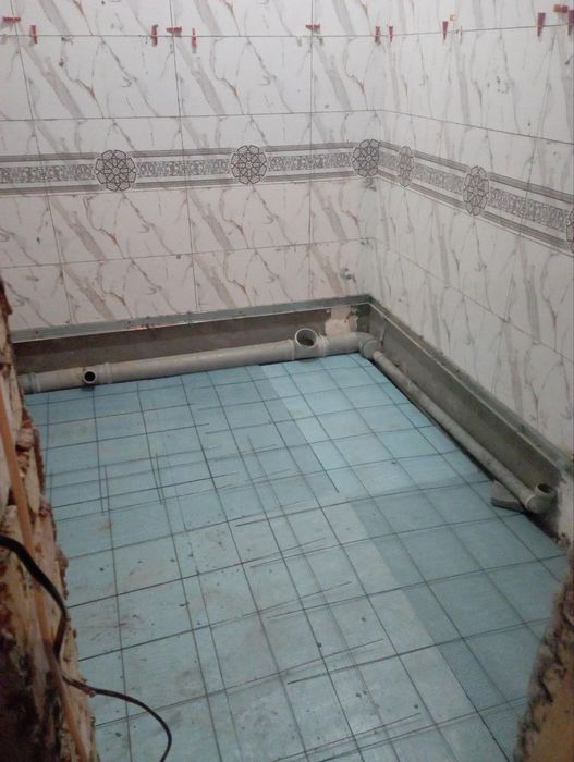 Укладка плитки керамогранита и малярные работы