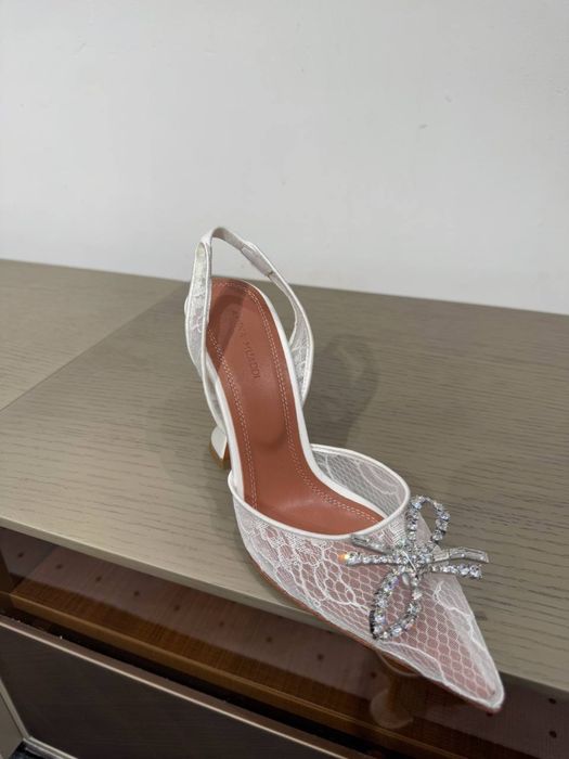 Pantofi Amina Muaddi