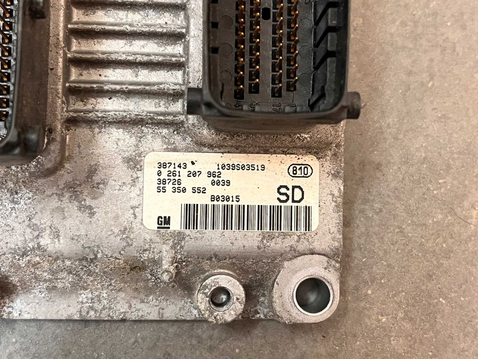 Компютри двигател ECU Opel Corsa C 1.2i Опел Корса Ц