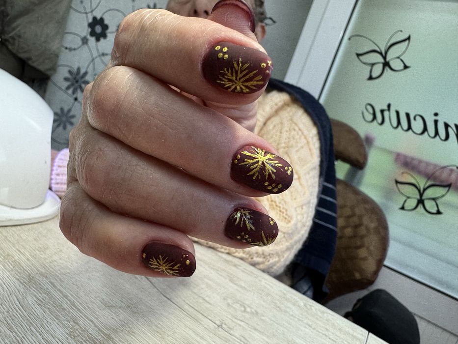 Мастер nail индустрии приглашает прекрасных дам на маникюр педикюр