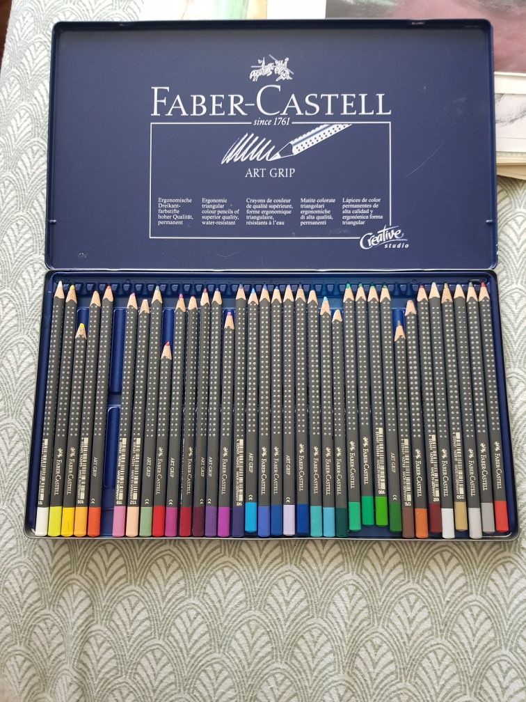 Creioane profesionale Faber Castle