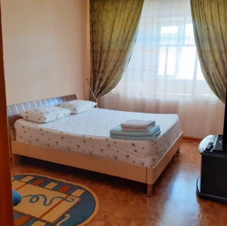 Посуточно по часам  квартира в центре. г Актобе 12 мкр 8 мкр Батыс 2