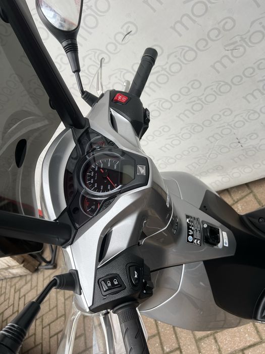 Motoideea vinde HONDA SH 300 ABS 2018  Rate Garantie