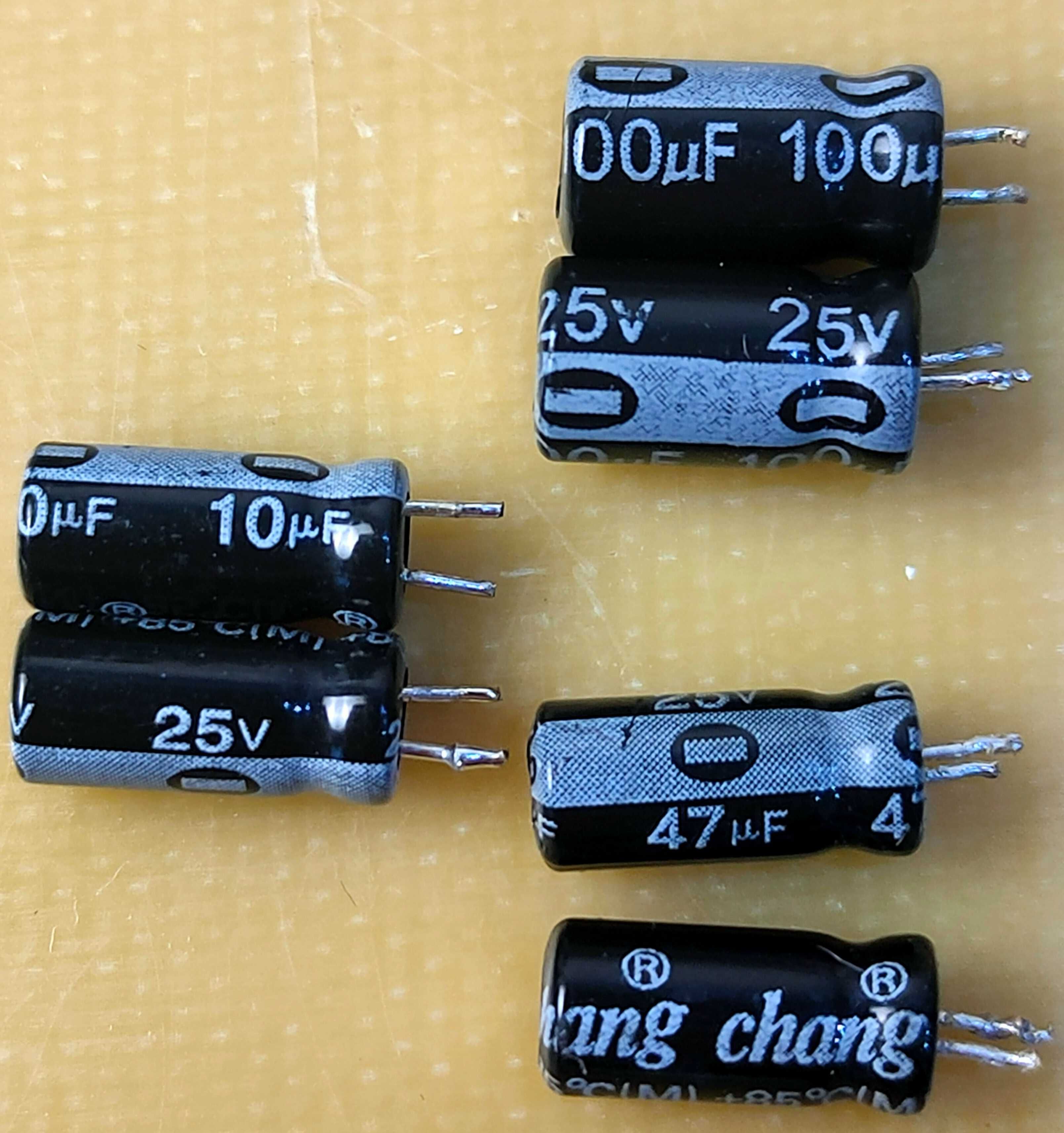 Конденсаторы 25В 100 мкФ, 25В 47 мкФ, 25В 10 мкФ