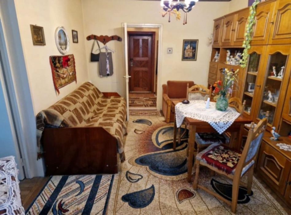 Apartament (2 camere) de vanzare!