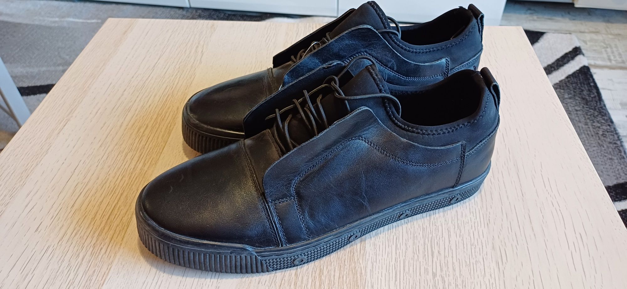 Обувки Guardi; нови; номер 42