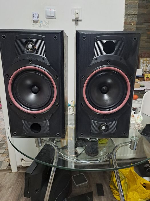 Vand boxe B&W în stare perfectă