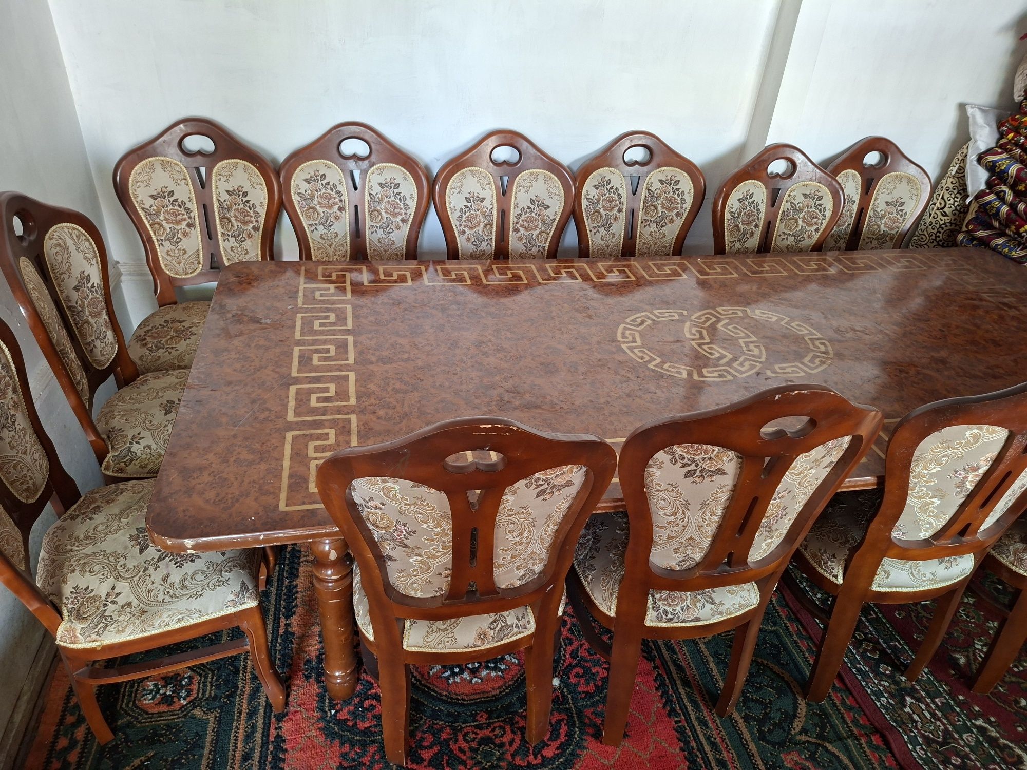 12 talik stol stul xolati yacshi stolini oyoqlari yechiladi xon boladi
