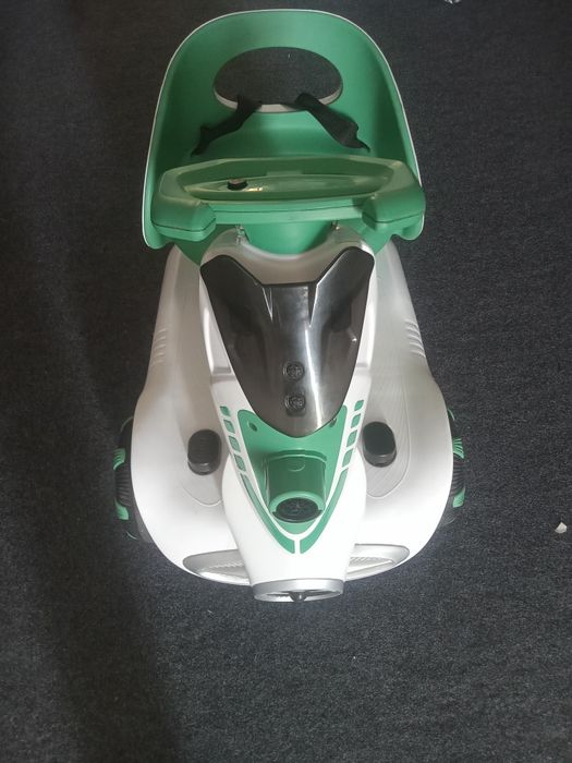 bolalar moshinasi sotiladi