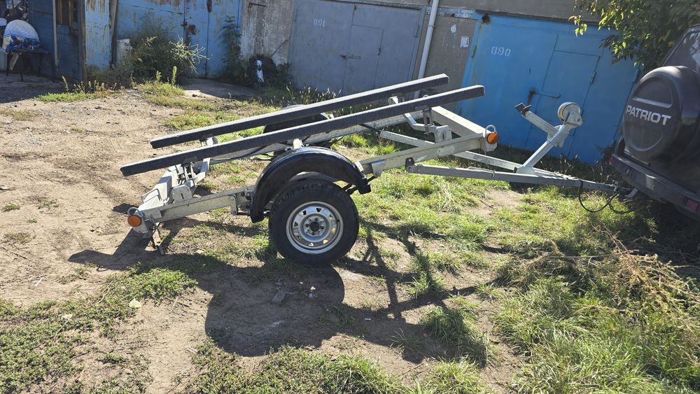 Продам лодочный прицеп водник а5