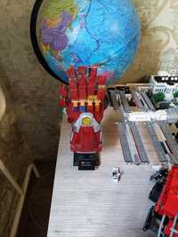 Лего конструктор Перчатка железного человека