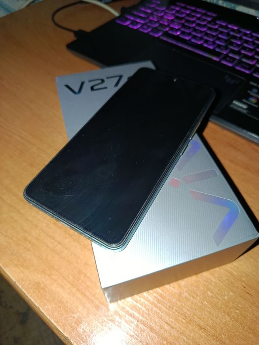 Телефон Vivo v27e
