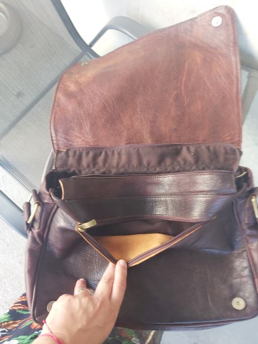 Geanta piele in stare buna