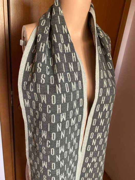 Шал на бранда  Moschino