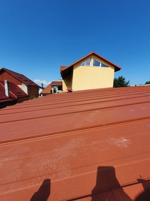 Țiglă metalică la ofertă, vopsire acoperis, mansardari, izolatii pod.