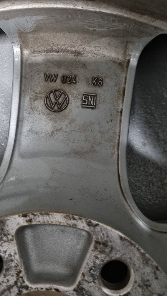 Оригинални джанти VW Boston 7 J x 17 с гуми 235/55 R17 и датчици
