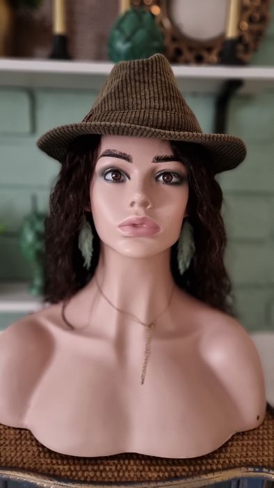 Парик из натуральных волос.