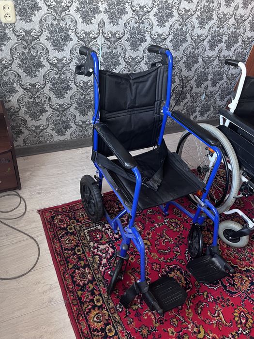 Продам инвалидную коляску