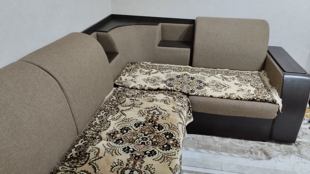 Продам угловой диван в хорошем состоянии